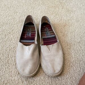BOBS from Skechers women’s size 8 Cream suede Slip-On Espadrille
